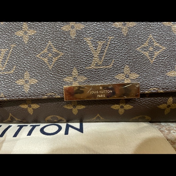 Louis Vuitton Favorite MM - Picture 12 of 15
